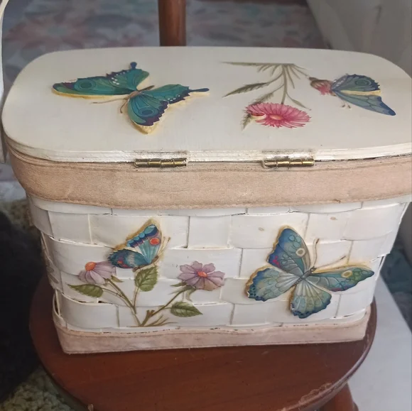 Butterfly and Floral Wooden Woven. Basket Purse Tote - Picture 2 of 15